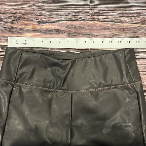 Women's Athleta All Over Gleam Tight Arbor Olive Faux Leather Size Medium 356179 - Picture 9 of 15